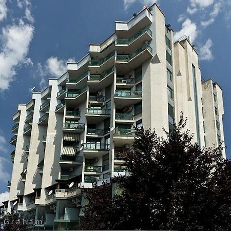 Sun Tower Luxury Suite-View From Of Tirana Center Exterior foto