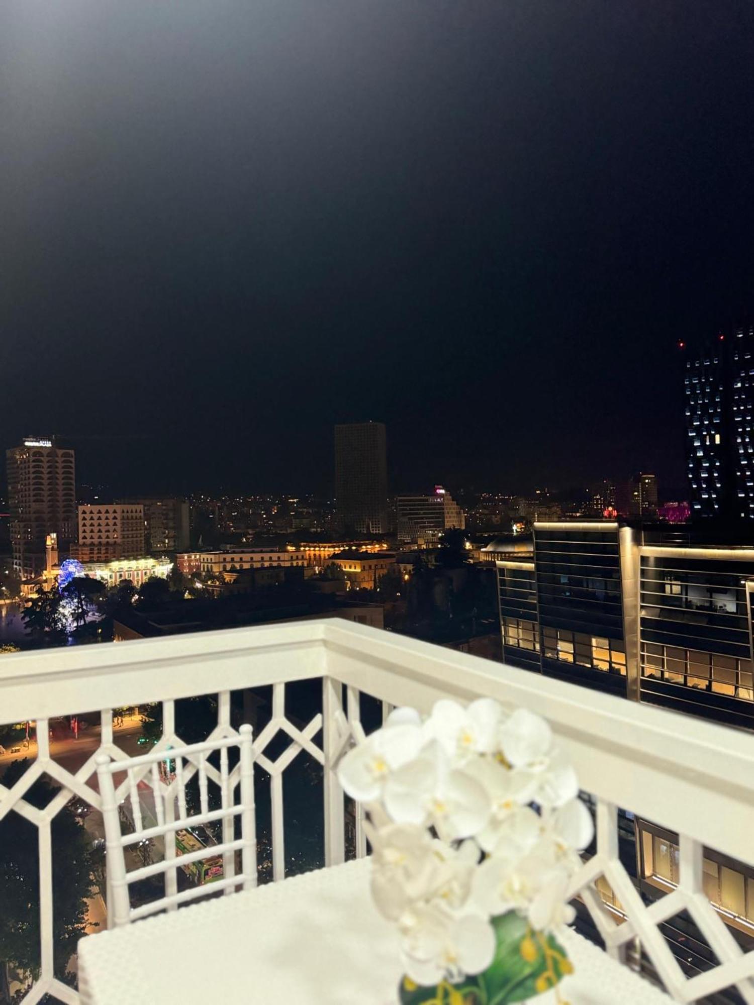 Sun Tower Luxury Suite-View From Of Tirana Center Exterior foto